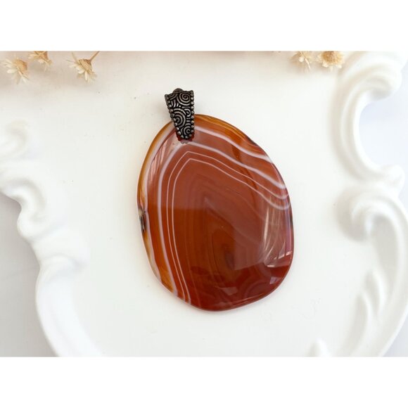 Carnelian Agate Smooth Stone Oval Shaped Large Silver Toned Vintage Pendant - Picture 4 of 12